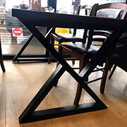 стальной каркас под стол в кафе